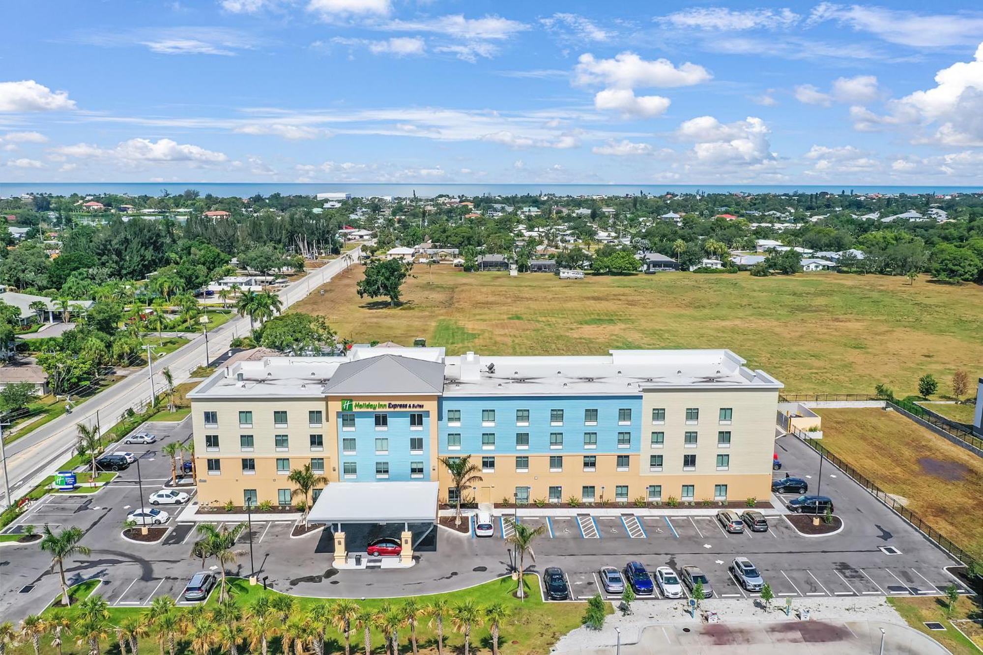 Holiday Inn Express And Suites - Nokomis - Sarasota South Exterior photo